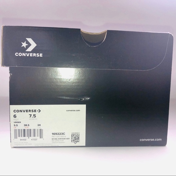 Converse Bugs Bunny’s Pro Leather Hi Ivory Sneaker - Picture 10 of 13